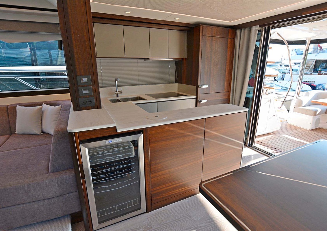Продается моторная яхта Sunseeker Manhattan 68